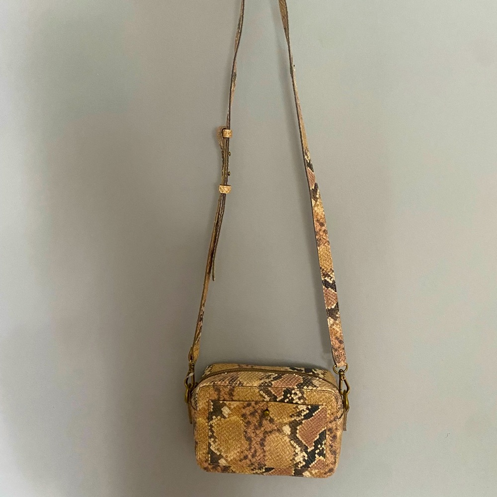 Madewell transport  Camera bag.